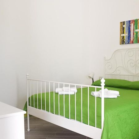 Bed & Breakfast Domus Pepe Scalea Bagian luar foto