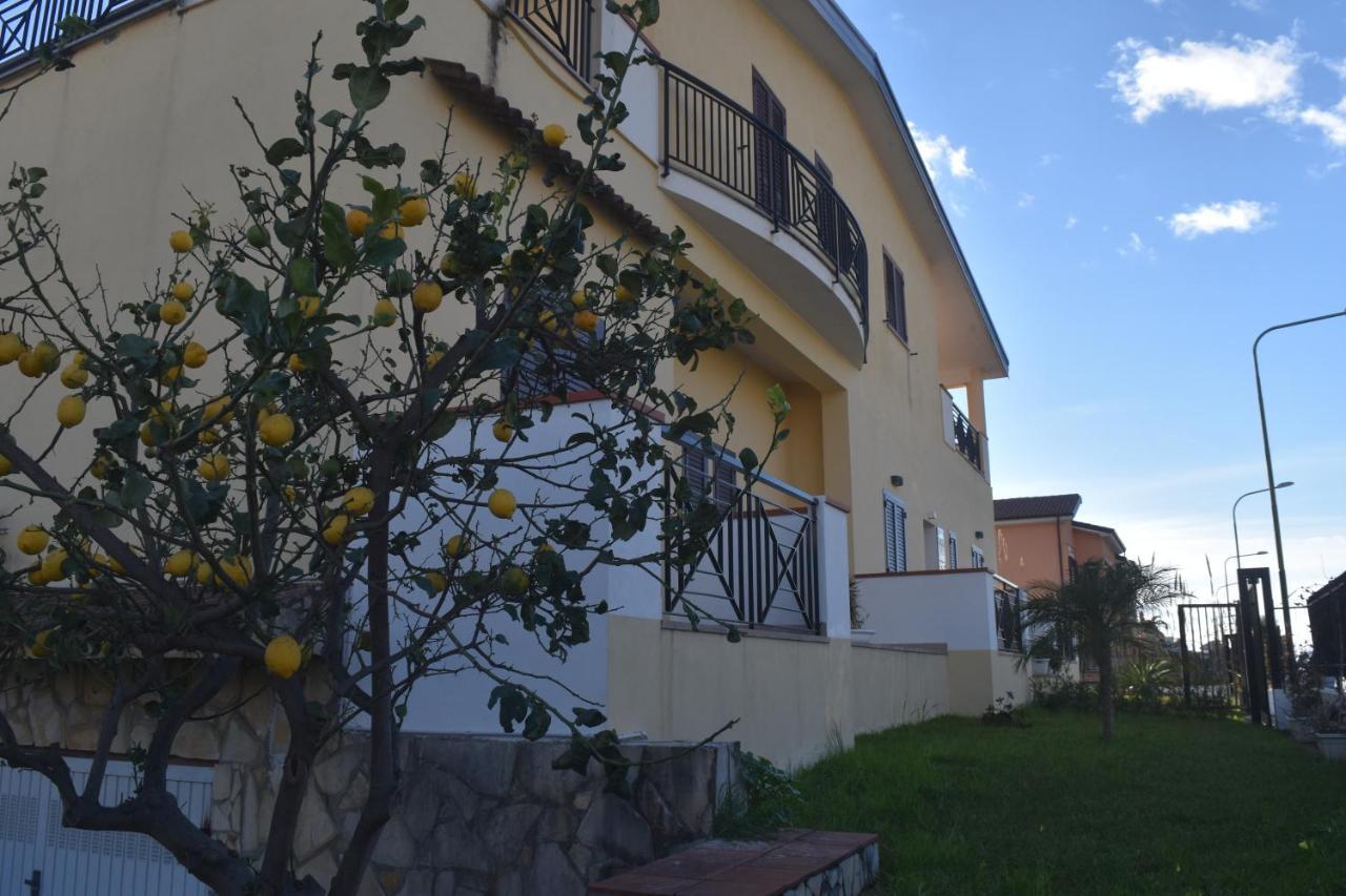 Bed & Breakfast Domus Pepe Scalea Bagian luar foto