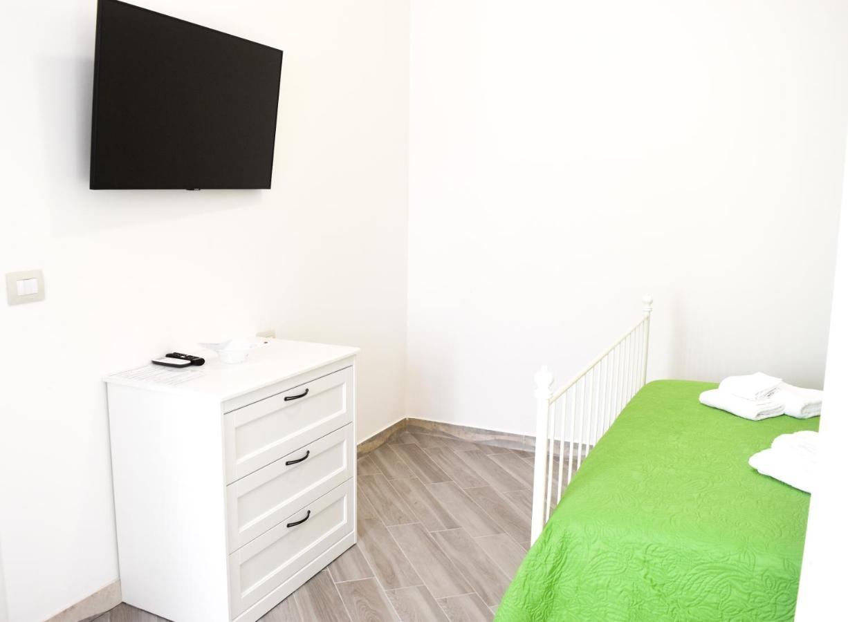 Bed & Breakfast Domus Pepe Scalea Bagian luar foto