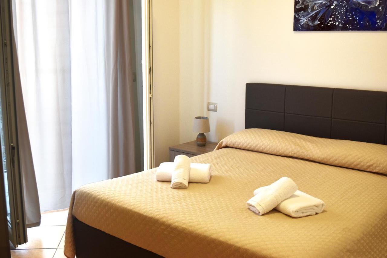 Bed & Breakfast Domus Pepe Scalea Bagian luar foto