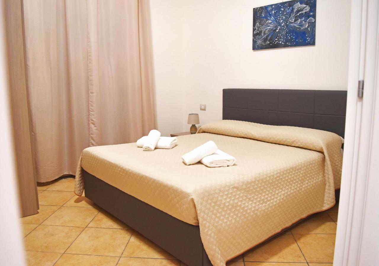 Bed & Breakfast Domus Pepe Scalea Bagian luar foto