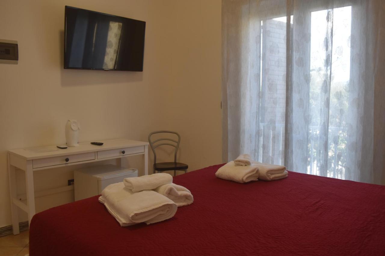 Bed & Breakfast Domus Pepe Scalea Bagian luar foto